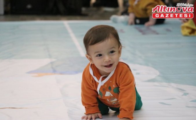 Rize'de bebek emekleme yarışması düzenlendi