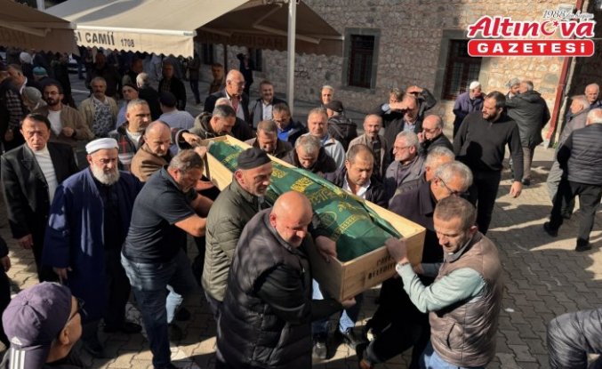 Rize'de devrilen serenderin altında kalarak ölen 2 kişiden 1'i defnedildi