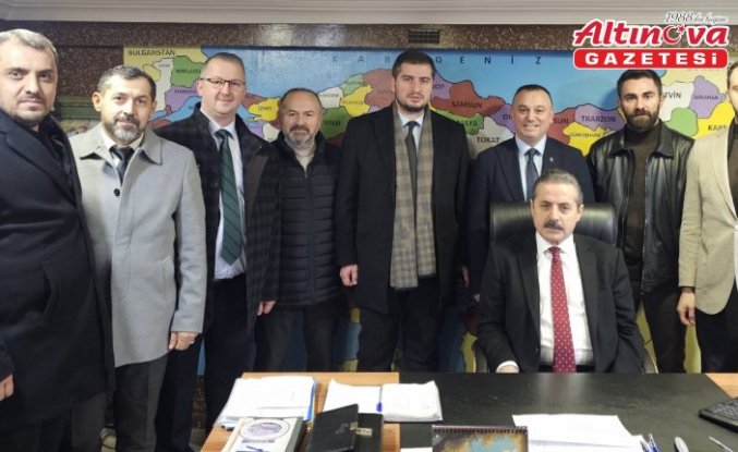 AK Parti Artvin Milletvekili Faruk Çelik, Hopa'da ziyaretlerde bulundu