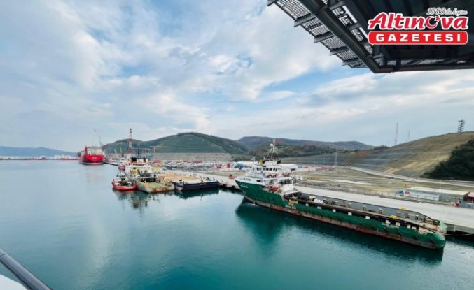 AK Parti heyeti Seven Vega gemisinde incelemelerde bulundu