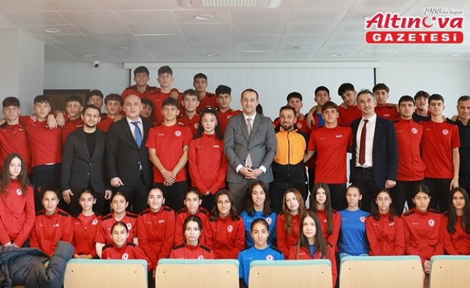 Akçaabat Belediye Başkanı Ekim lise öğrencileriyle bir araya geldi