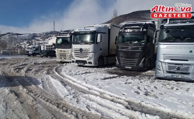 Ardahan-Şavşat kara yolu kontrollü ulaşıma açıldı