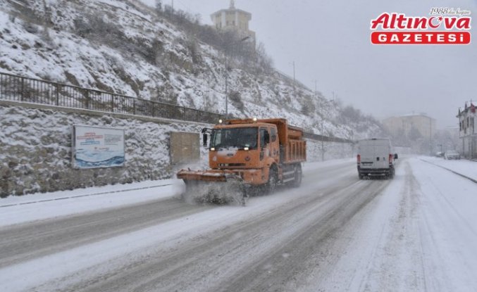 Artvin ve Gümüşhane'de 126 köy yolu ulaşıma kapandı