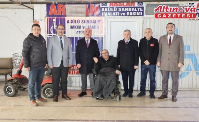 Çorum Valisi Çalgan, akülü sandalye tamir atölyesini ziyaret etti
