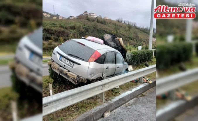 Giresun'da bariyerlere çarpan otomobilin sürücüsü yaralandı