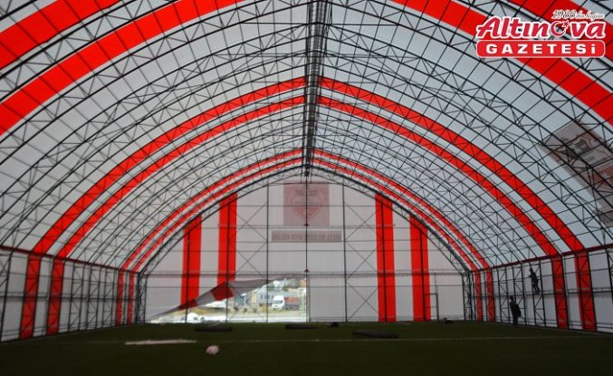 Havza'da suni çim saha Samsun Büyükşehir Belediyesi tarafından yenileniyor