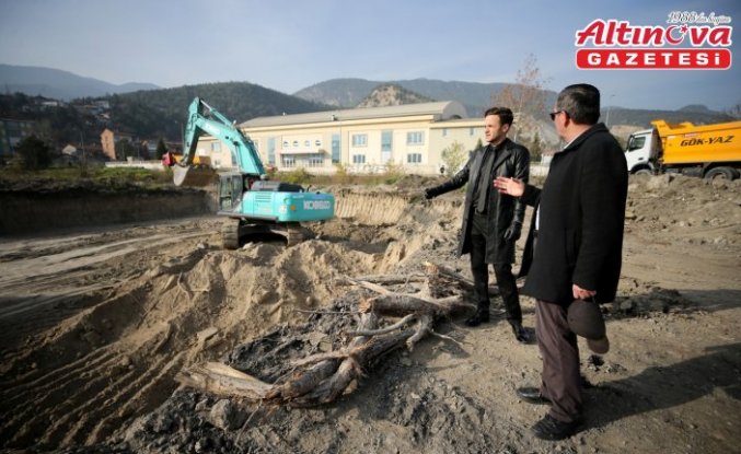 Karabük İdari İşler Savcısı Yılmaz, yapımına başlanan adalet sarayını inceledi