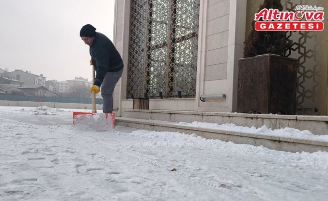 Kars'ta kar yağışı etkili oldu