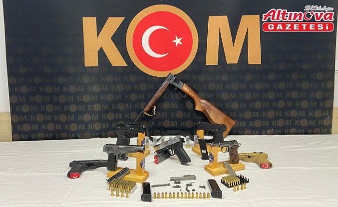 Kastamonu'da bir ev ile iş yerinde 7 ruhsatsız tabanca ve tüfek yakalandı