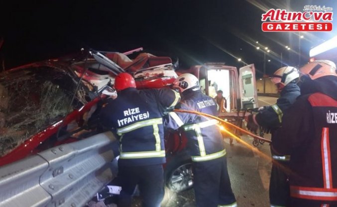 Rize'de otomobilin bariyerlere çarptığı kazada 1 kişi öldü, 1 kişi yaralandı