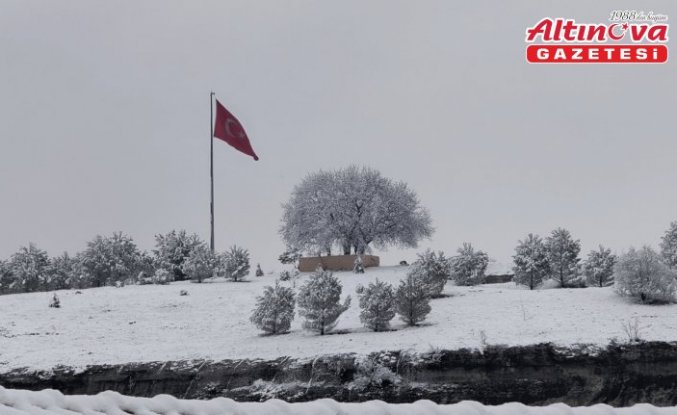 Safranbolu'da tarihi konaklar karla kaplandı