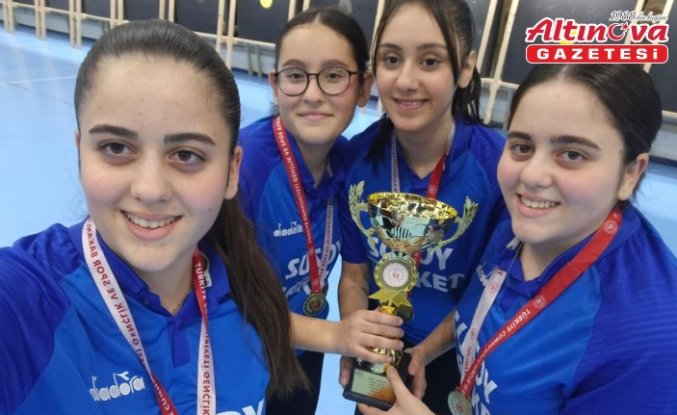 Salıpazarı Anadolu Lisesinin kız masa tenisi takımı il birincisi oldu