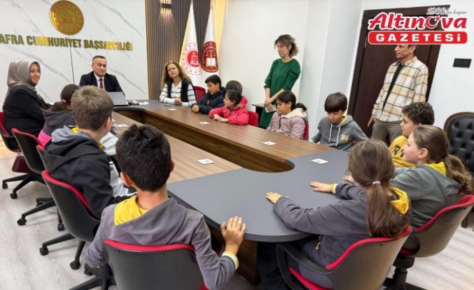 Bafra'da öğrenciler Adalet Sarayı'nın işleyişini yerinde gördü