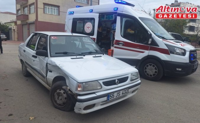Bafra'da otomobille motosiklet çarpıştı, 2 kişi yaralandı