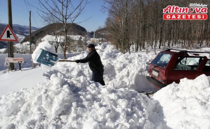 Sinop'ta kar kalınlığı bazı bölgelerde bir metreye ulaştı