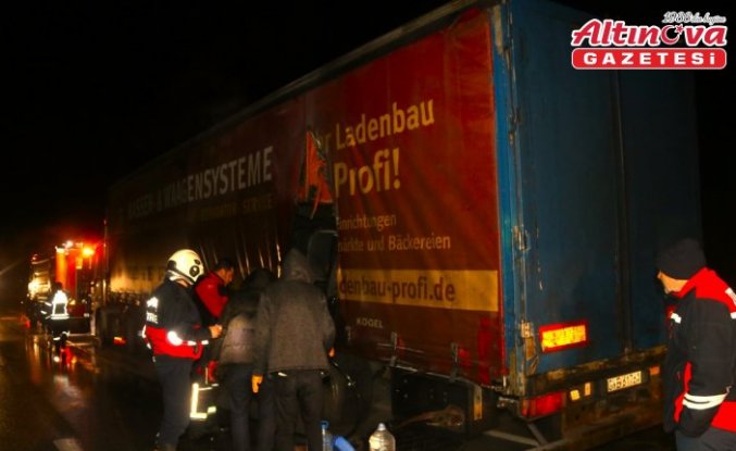 Taşova’da tırın dorsesinde çıkan yangın maddi hasara yol açtı