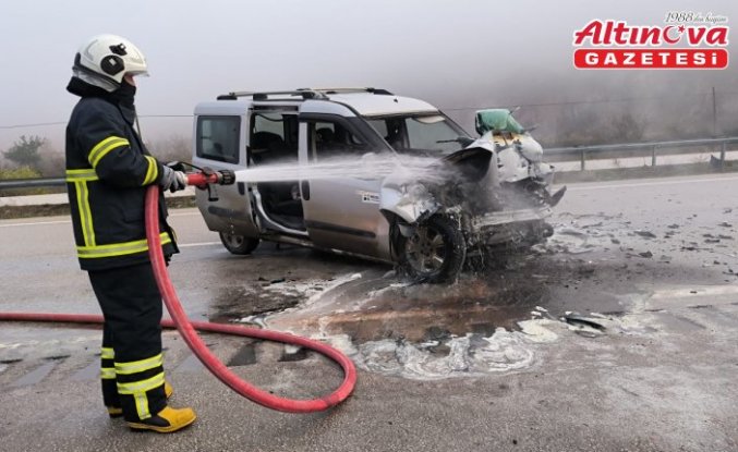Tokat'ta hafif ticari araç ile tırın çarpıştığı kazada 4 kişi yaralandı