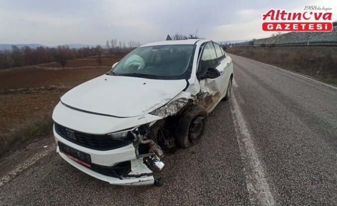 Tokat'ta iki otomobilin çarpıştığı kazada 3 kişi yaralandı