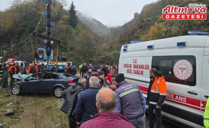 Vefat eden annesi için mezar yeri bakmaya giderken yeğeniyle trafik kazasında öldü