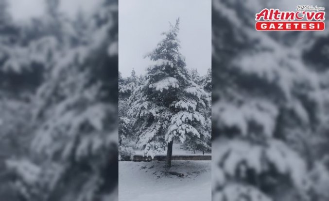 Yeşilyurt'ta kar yağışı etkili oldu