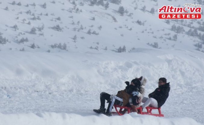 Zigana Kayak Merkezi'nde hafta sonu yoğunluğu