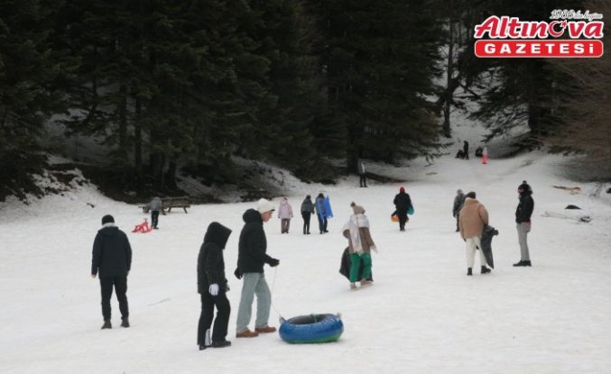 Abant kış manzarasıyla misafirlerini ağırladı