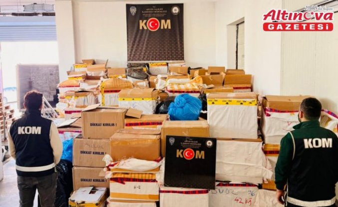 Artvin'de tırda 300 milyon liralık kaçak parfüm ve takviye ürünü ele geçirildi