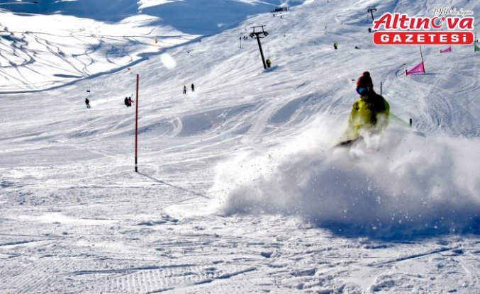 Bitlis'te “Snowboard, Alp Disiplini ve Kuzey Disiplini İl Birinciliği Yarışmaları“ yapıldı