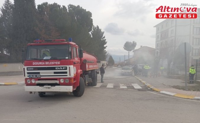 Dodurga'da yangın çıkan otomobilde hasar oluştu
