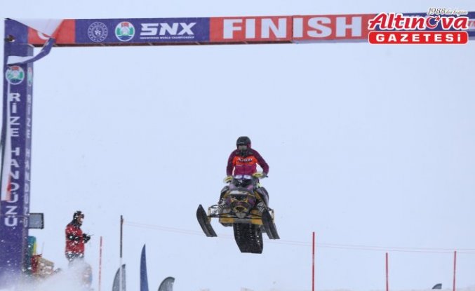 Dünya Kar Motosikleti Şampiyonası'nda sıralama yarışları yapıldı