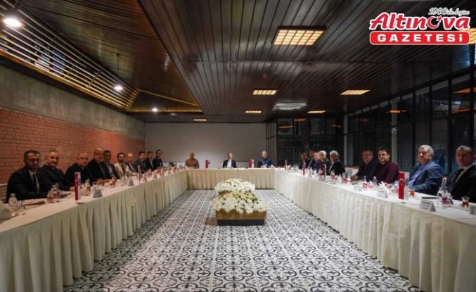 KARDEMİR, uzun yıllar görev yapan yöneticilere onur gecesi düzenledi