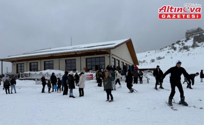Keltepe Kayak Merkezi'nde hafta sonu yoğunluğu
