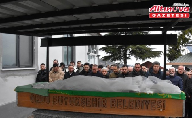 Ordu'da trafik kazasında hayatını kaybeden genç kadının cenazesi defnedildi