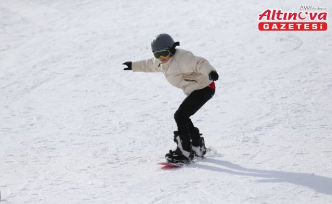 Ordu'daki Çambaşı Kayak Merkezi'nde hafta sonu yoğunluğu