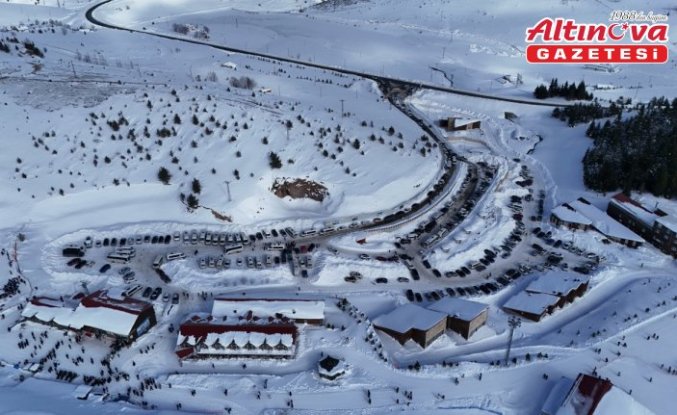 Ordu'daki Çambaşı Kayak Merkezi'nde yarıyıl tatili yoğunluğu sürüyor