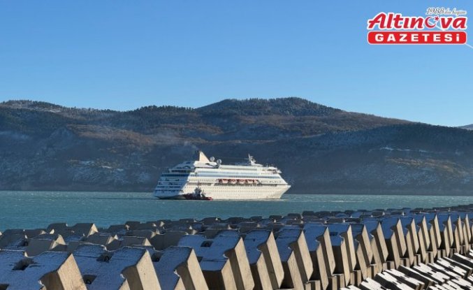 Rusya'dan Amasra'ya gelen yolcu gemisine rüzgar engeli