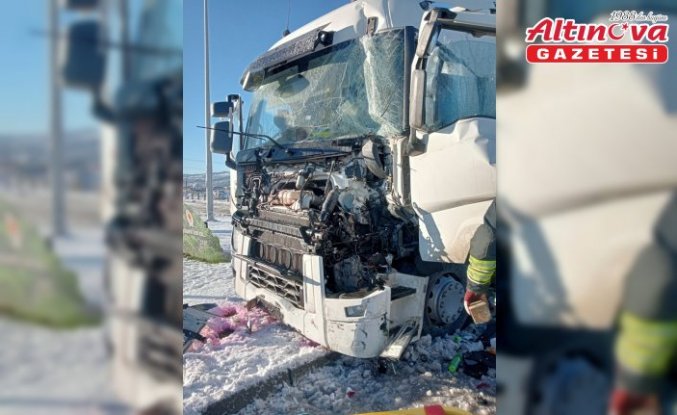 Samsun'da üç aracın karıştığı trafik kazasında 6 kişi yaralandı