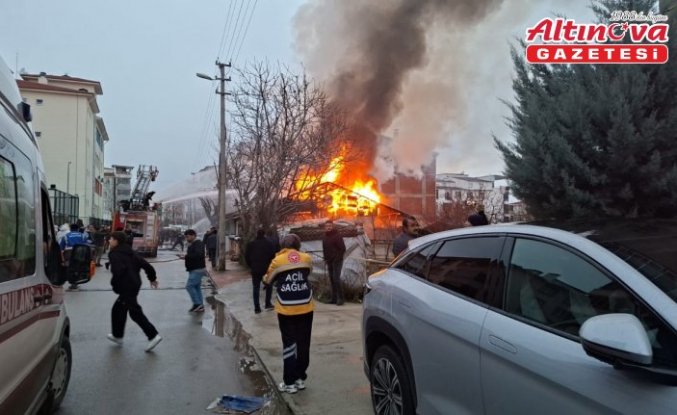 Tokat'ta çıkan yangında 2 ev kullanılmaz hale geldi