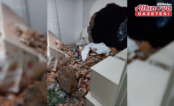 Trabzon'da toprak kaymasında hasar gören 6 katlı bina tahliye edildi