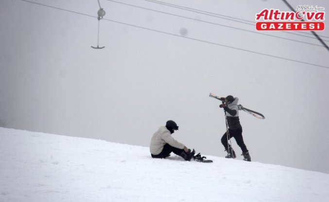 Uludağ hafta sonu tatilcilerle doldu