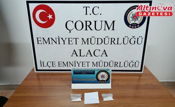 Çorum'da uyuşturucu bulunan araçtaki 2 kişi gözaltına alındı