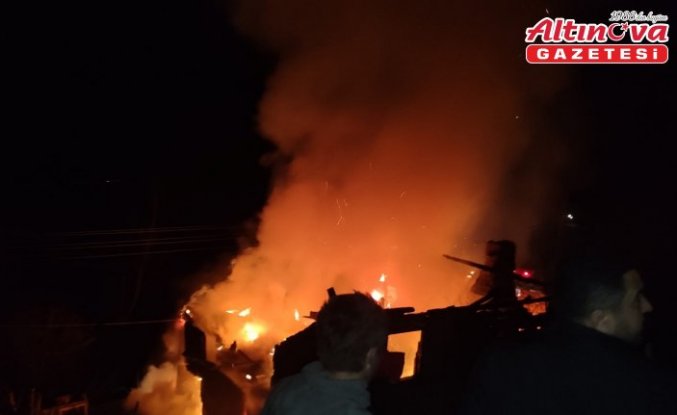 Durağan'da çıkan yangında bir evde hasar oluştu