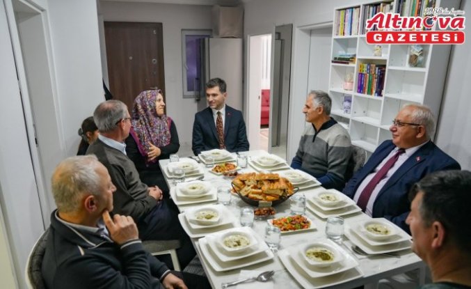 Erbaa Belediye Başkanı Karagöl'den yangın sonrası evi yenilenen aileye ziyaret