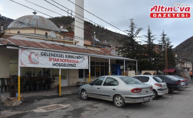 Gümüşhane'de bir köyde 22 yıl önce başlatılan iftar geleneği sürdürülüyor