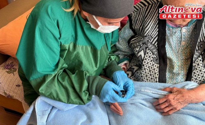 Karabük Belediyesinden yaşlı ve engelli bireylere evde bakım hizmeti