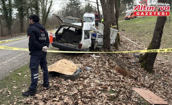 Karabük'te ağaca çarpan otomobildeki 1 kişi öldü, 2 kişi yaralandı