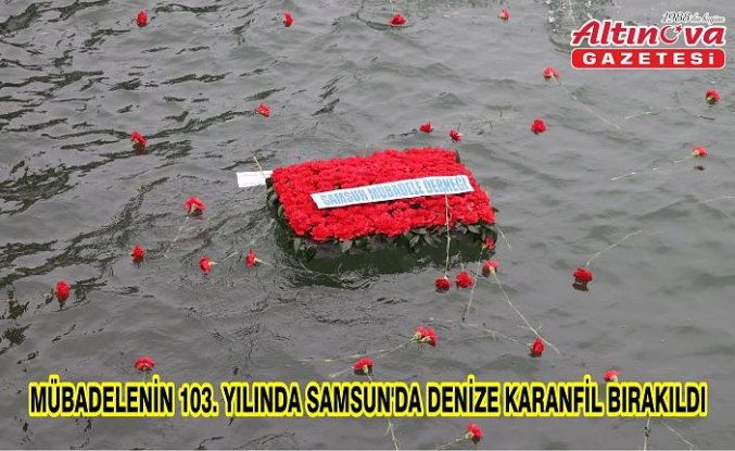 Mübadelenin 103. yılında Samsun'da denize karanfil bırakıldı