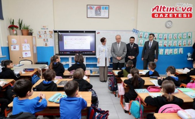 Ordu Valisi Erol öğrencinin daveti üzerine sınıfını ziyaret etti