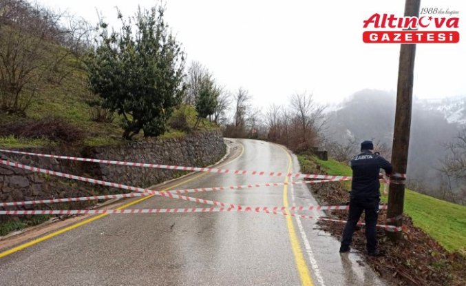 Ordu'da İkizce-Çaybaşı bağlantı yolu heyelan nedeniyle ulaşıma kapandı