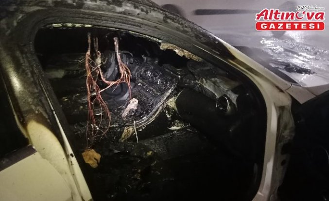 Samsun'da kapalı otoparkta bulunan otomobil yandı